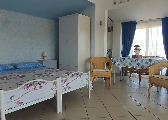 Cielazzurro Oda ve Kahvaltı 3*